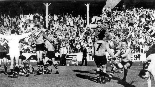 The siren sounds and Balmain celebrate what would be their final premiership victory in 1969.