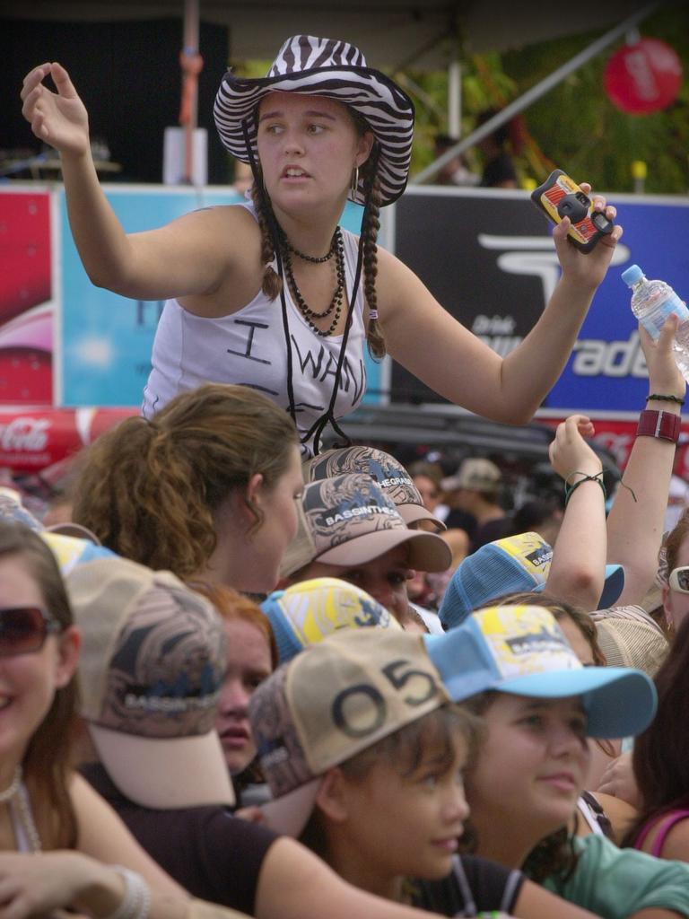 Tahnee McBean get her head above the crowd at bass in the grass. Picture: SUSAN BOWN