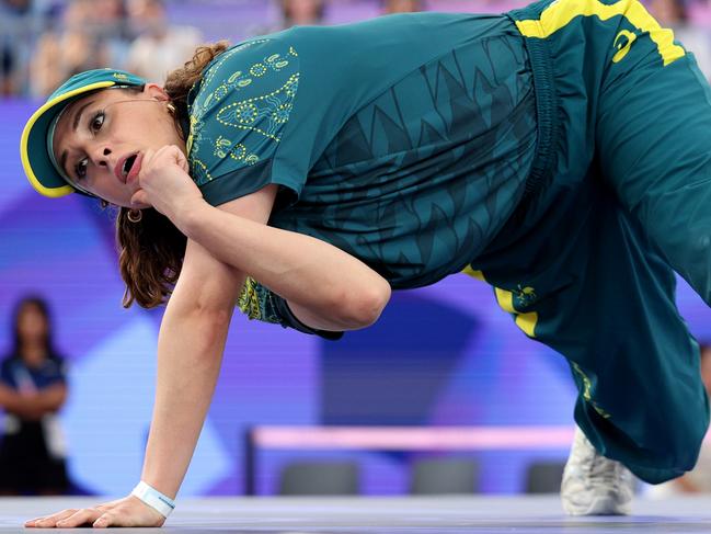 PARIS, FRANCE - AUGUST 09: B-Girl Raygun of Team Australia  competes during the B-Girls Round Robin - Group B on day fourteen of the Olympic Games Paris 2024 at Place de la Concorde on August 09, 2024 in Paris, France. (Photo by Elsa/Getty Images)