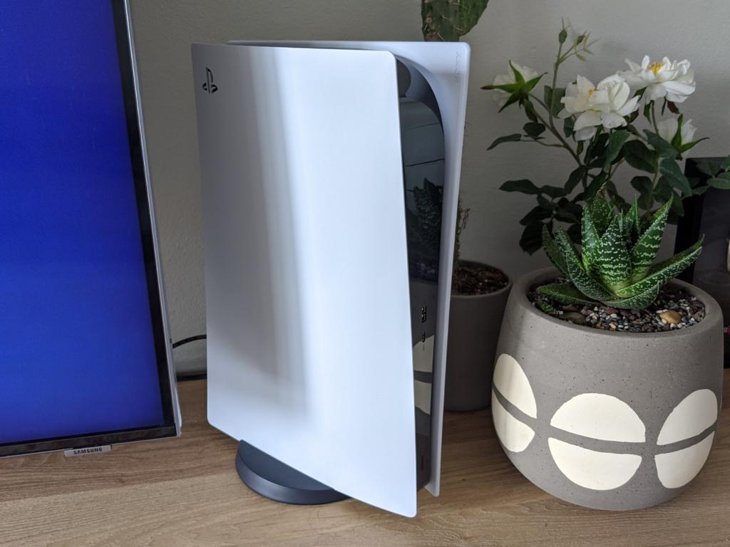 The external design of the PS5 is fresh and modern.