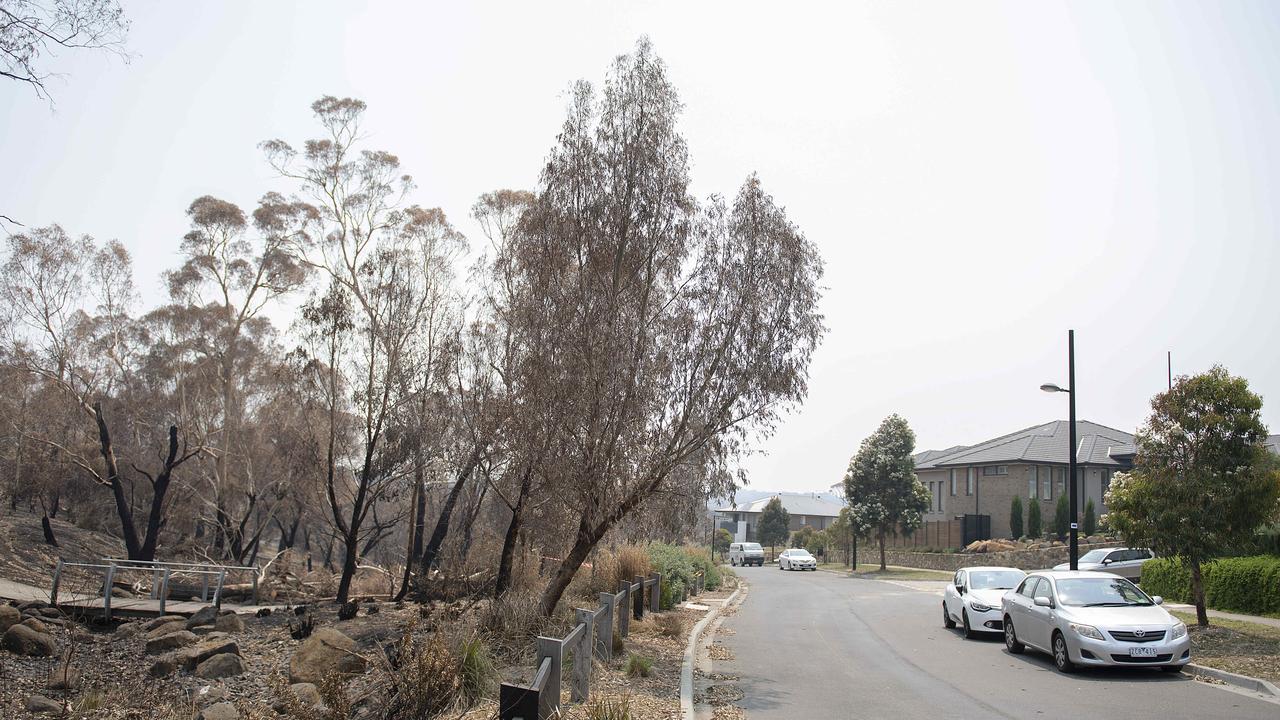 The Plenty Gorge fire came within metres of homes along Clovemont Way in Bundoora. Picture: Ellen Smith