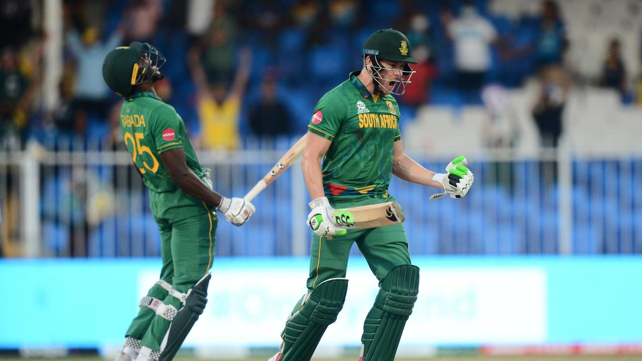 SHARJAH, UNITED ARAB EMIRATES - OCTOBER 30: Kagiso Rabada (L) and David Miller (R) celebrate the win during the 2021 ICC T20 World Cup match between South Africa and Sri Lanka at Sharjah Cricket Stadium on October 30, 2021 in Sharjah, United Arab Emirates. (Photo by Isuru Sameera Peiris/Gallo Images/Getty Images)