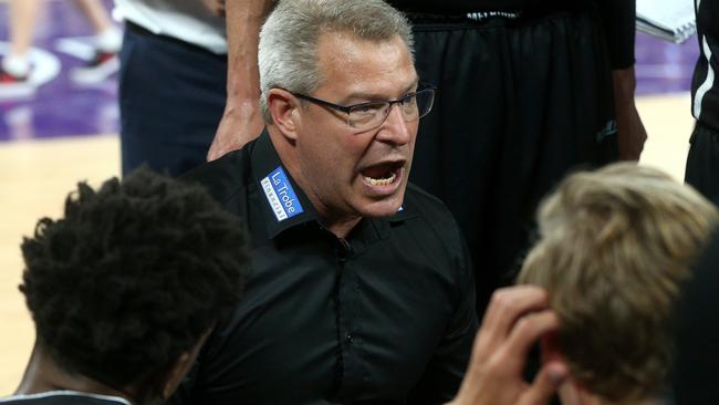 Melbourne coach Dean Vickerman wants his team ready to go. (AAP Image/ Hamish Blair)