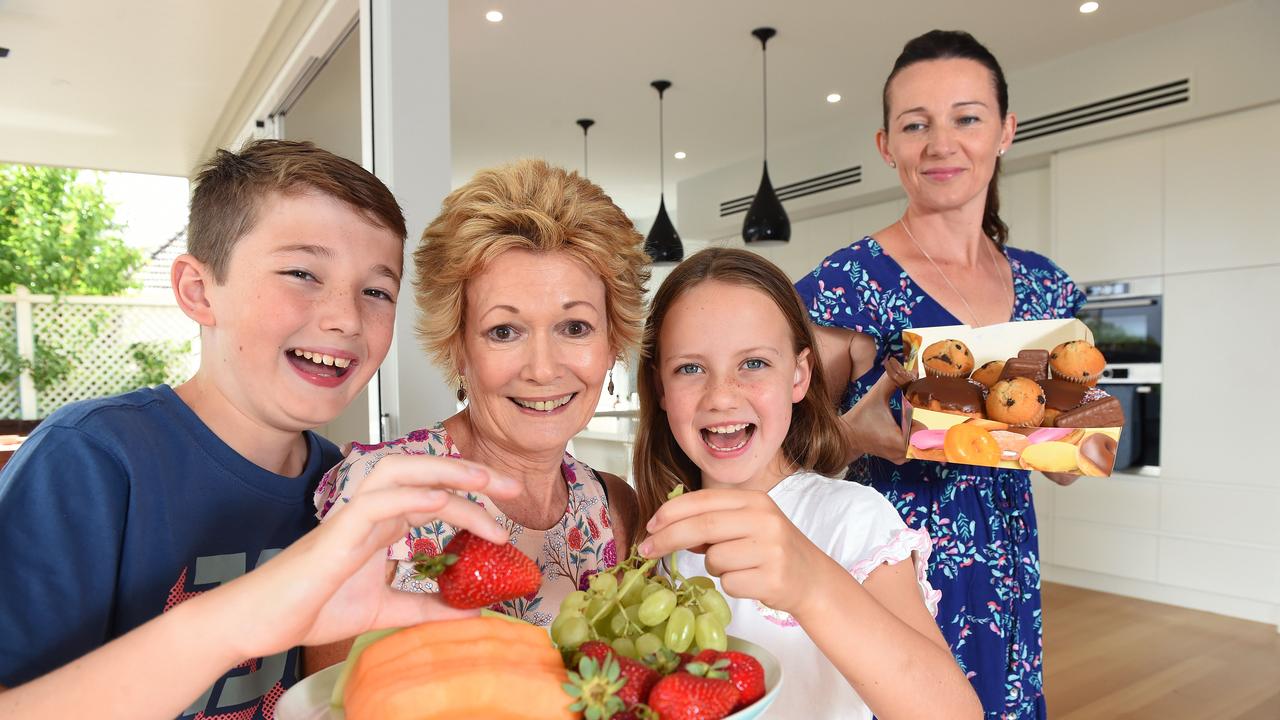 Healthy Eating For Kids: Grandparents More Likely To Give Healthy ...