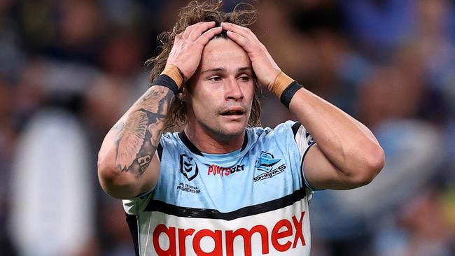 SYDNEY, AUSTRALIA - SEPTEMBER 20:  Nicho Hynes of the Sharks prepares to line up a kick for goal during the NRL Semi Final match between Cronulla Sharks and North Queensland Cowboys at Allianz Stadium on September 20, 2024 in Sydney, Australia. (Photo by Jason McCawley/Getty Images)