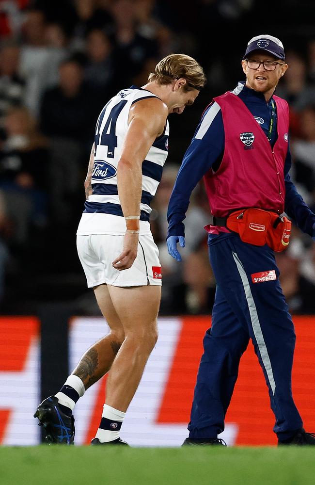 MELBOURNE, AUSTRALIA – MARCH 22: Tom Stewart of the Cats is seen injured during the 2025 AFL Round 02 match between the St Kilda Saints and the Geelong Cats at Marvel Stadium on March 22, 2025 in Melbourne, Australia. (Photo by Michael Willson/AFL Photos via Getty Images)