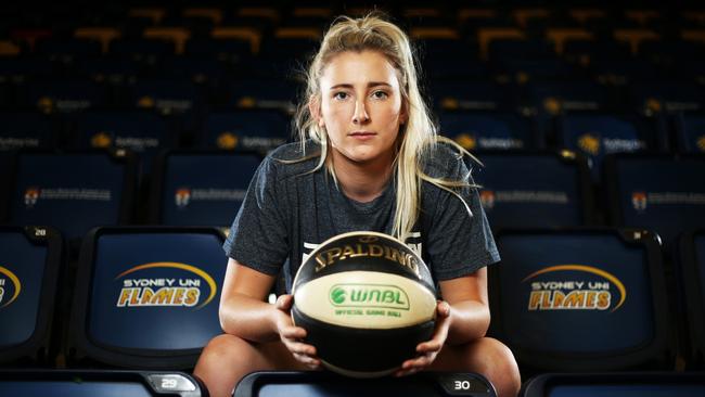 Sydney Flames player Lauren Nicholson back on the court after injury. Pic: Tim Hunter.