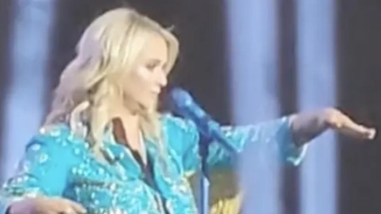 Miranda Lambert fans walk out of her concert after she berates