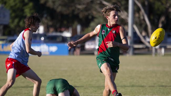 Sandgate’s Lachlan O’Hara with the ball. (Image Sarah Marshall)