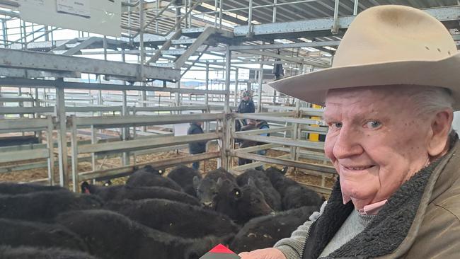 Deniliquin livestock agent Ian Geddies is pictured at the Wodonga cattle market. Picture: Jenny Kelly