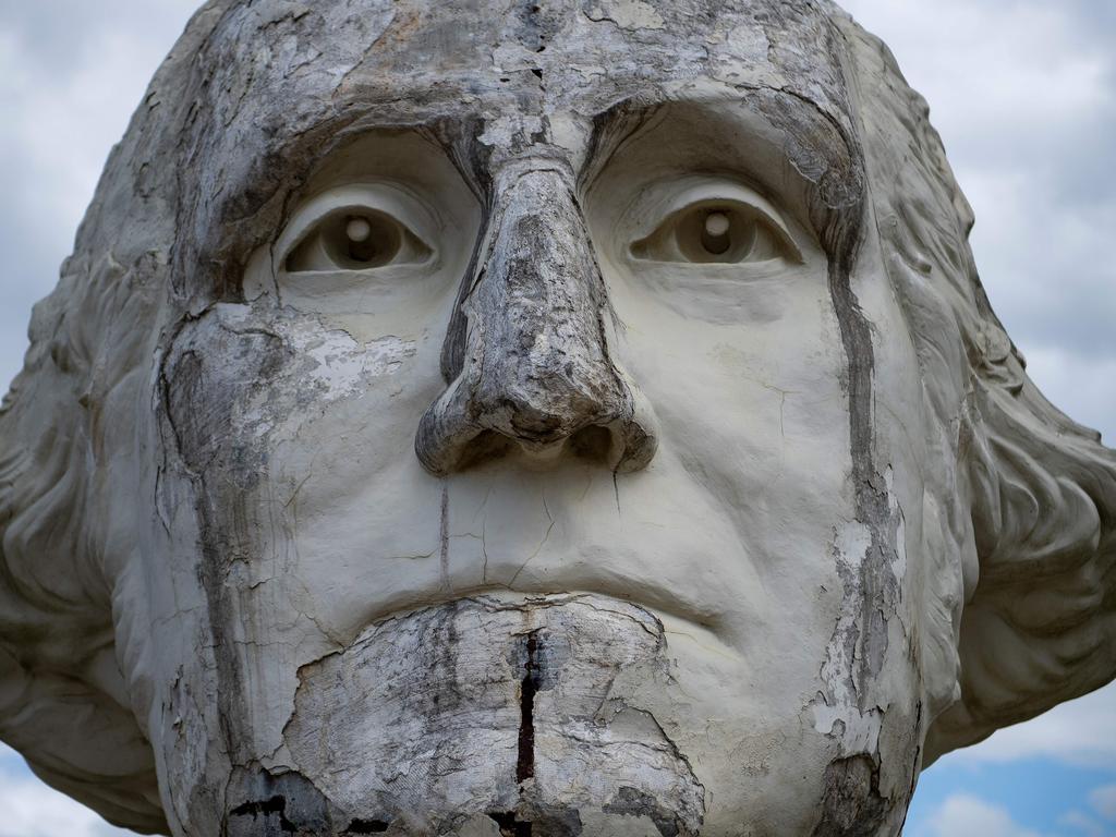 USA’s creepy tourist attraction: US president bust statues ...