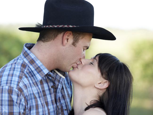 Nathan McClymont and Amanda Ecker on The Farmer Wants a Wife in 2010<br/>