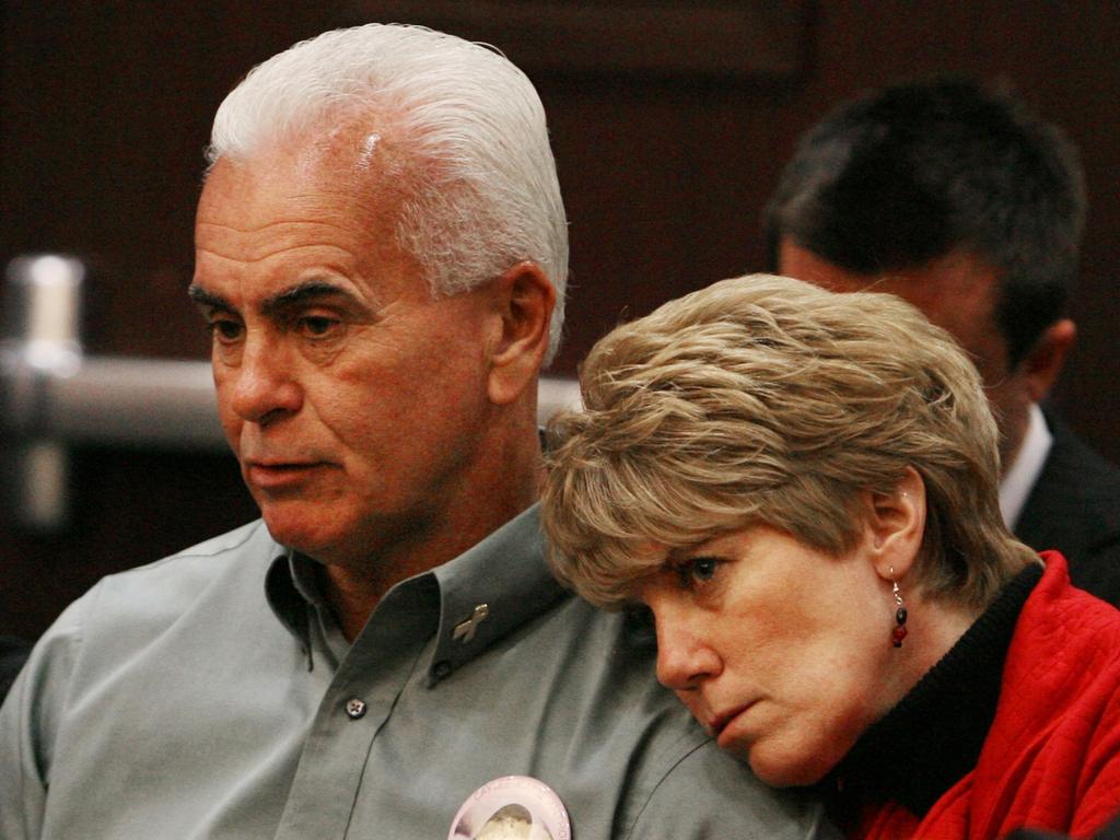 Cindy Anthony leans on her husband George during Anthony’s trial. Picture: Orlando Sentinel, Red Huber/AP