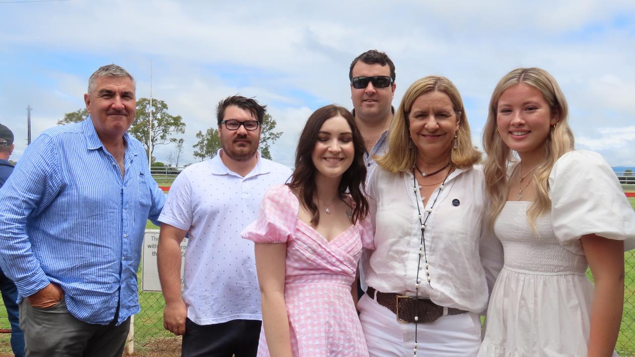 Kaitlyn, Sommer, Jackie, John, Sam and Callum from Raine and Horne Kingaroy