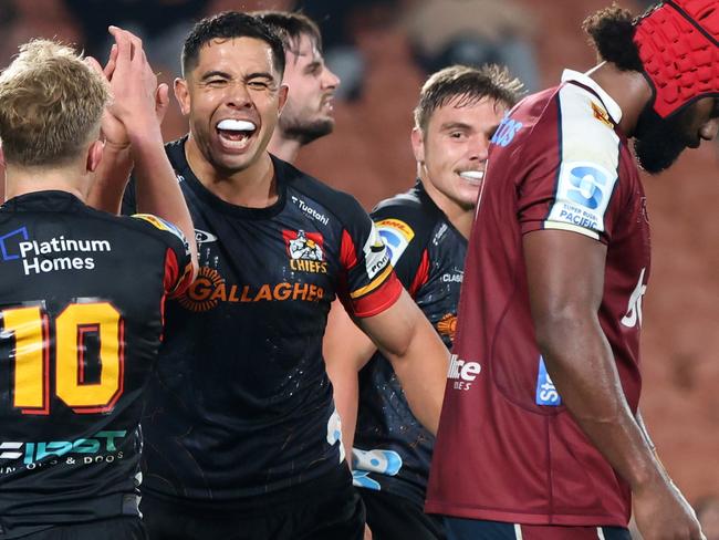 HAMILTON, NEW ZEALAND - JUNE 07: Anton Lienert-Brown of the Chiefs celebrates after scoring a try during the Super Rugby Pacific Quarter Final match between Chiefs and Queensland Reds at FMG Stadium Waikato, on June 07, 2024, in Hamilton, New Zealand. (Photo by Michael Bradley/Getty Images)
