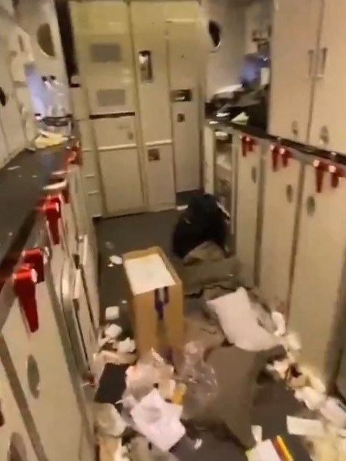 The aftermath of a severe turbulence episode on SQ321. Picture: X