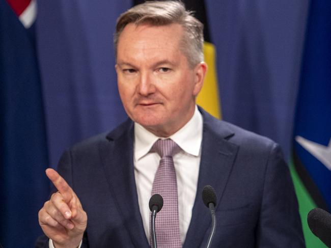 SYDNEY, AUSTRALIA. NewsWire Photos.December 13, 2024.Australian Federal Minister for Climate Change and Energy Chris Bowen holds a press conference in Sydney. Picture: NewsWire / Jeremy Piper