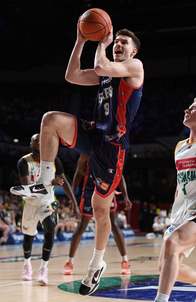 Nick Marshall of the 36ers shoots in Adelaide, Australia. (Photo by Mark Brake/Getty Images)