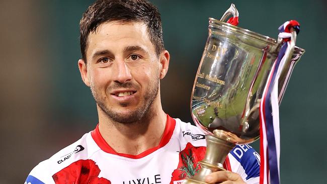 Ben Hunt celebrates with the Anzac Day trophy. Picture: Mark Kolbe/Getty Images