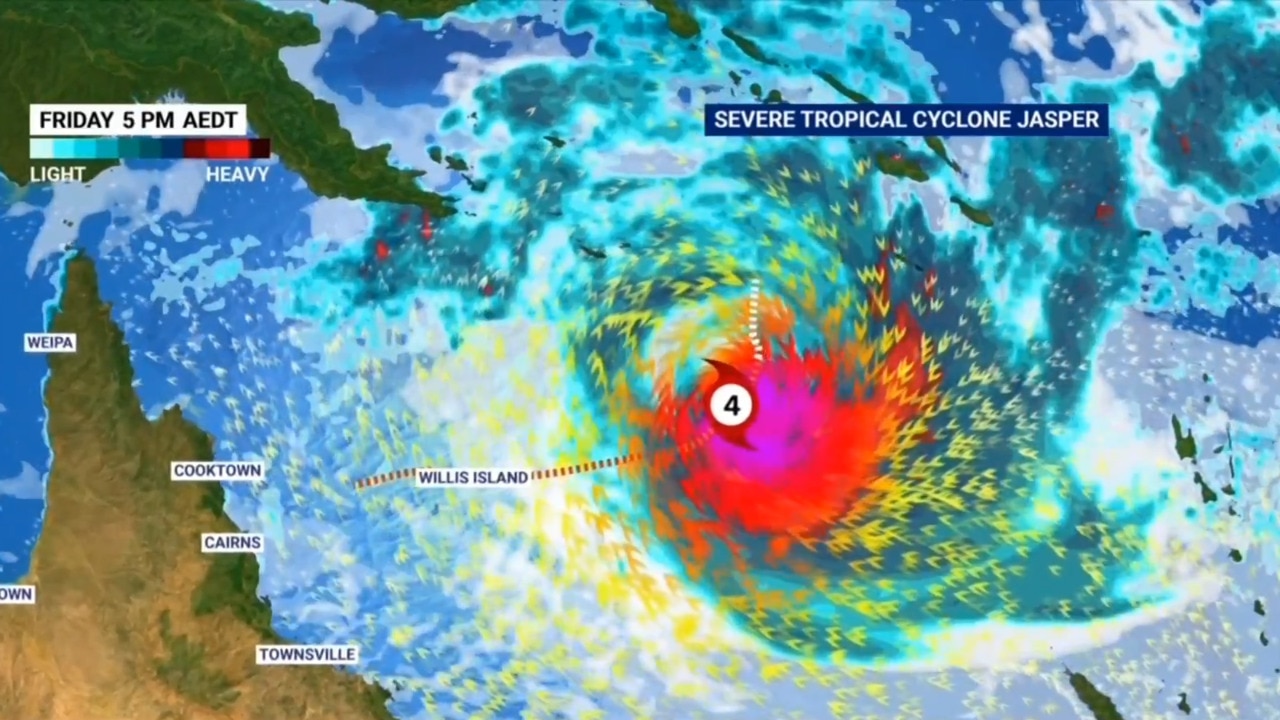 Cyclone crosses Queensland coast at Townsville, Queensland