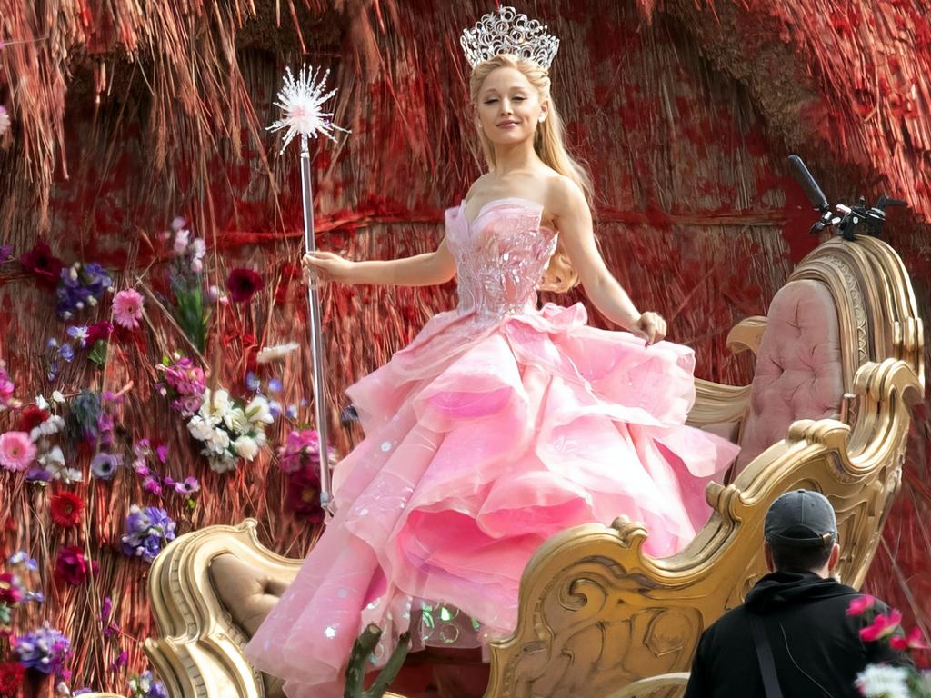 Ariana Grande seen on set of ‘Wicked’ movie for first time