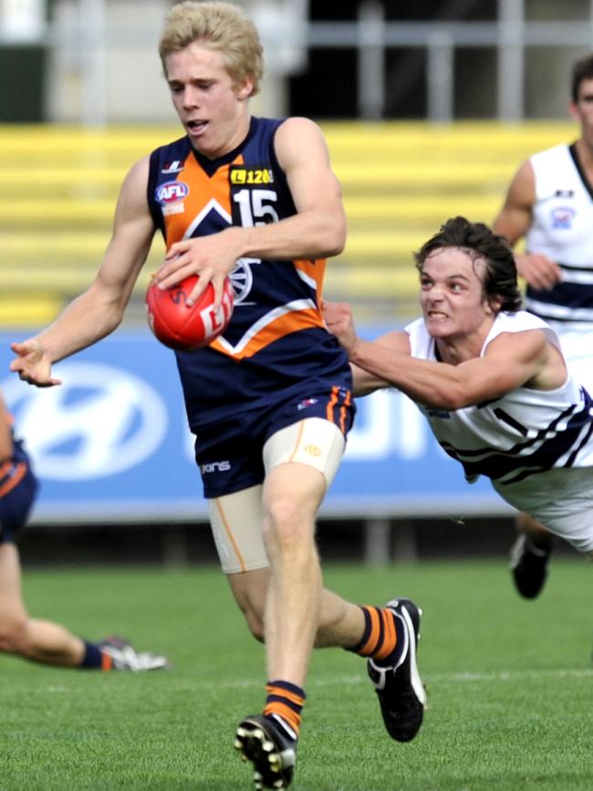 Cam Guthrie in action for Calder Cannons.