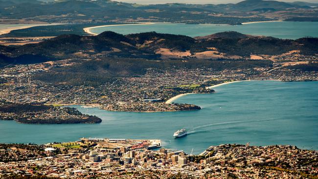 The view over Hobart from the top of Mt Wellington