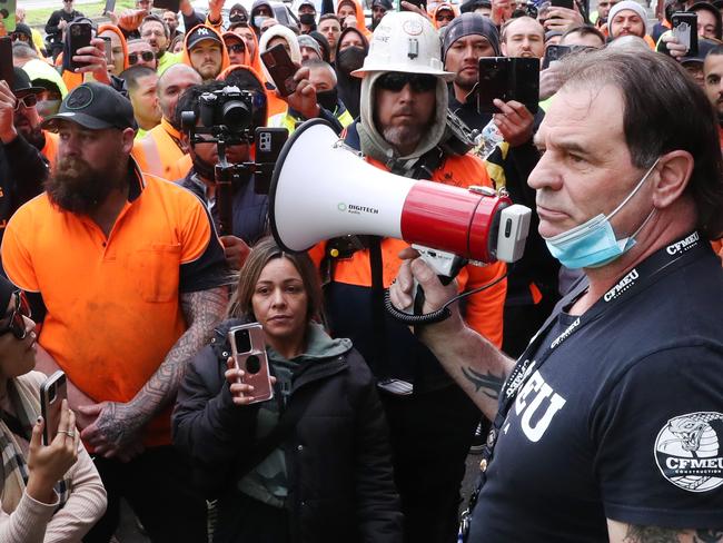 Victorian State Secretary of CFMEU John Setka attempts to talk to construction workers who are against compulsory covid vaccinations. It turned to violence at the door of the CFMEU office in Elizabeth street. Monday, September 20, 2021. Picture: David Crosling