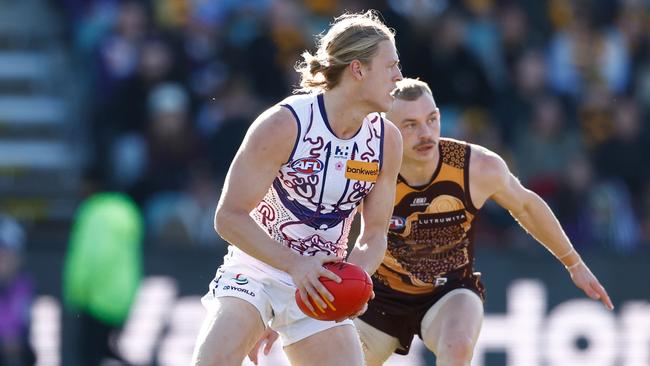 LAUNCESTON, AUSTRALIA - JULY 13: Hayden Young of the Dockers in action during the 2024 AFL Round 18 match between the Hawthorn Hawks and the Fremantle Dockers at the UTAS Stadium on July 13, 2024 in Launceston, Australia. (Photo by Michael Willson/AFL Photos via Getty Images)