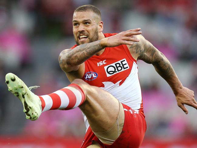 AFL Round 21. 12/08/2018. Melbourne v Sydney at the MCG.  Sydney's Lance Franklin kicks a long 3rd qtr goal  . Pic: Michael Klein