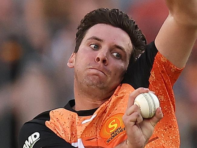 PERTH, AUSTRALIA - JANUARY 07: Jhye Richardson of the Scorchers bduring the BBL match between Perth Scorchers and Melbourne Renegades at Optus Stadium, on January 07, 2025, in Perth, Australia. (Photo by Paul Kane/Getty Images)