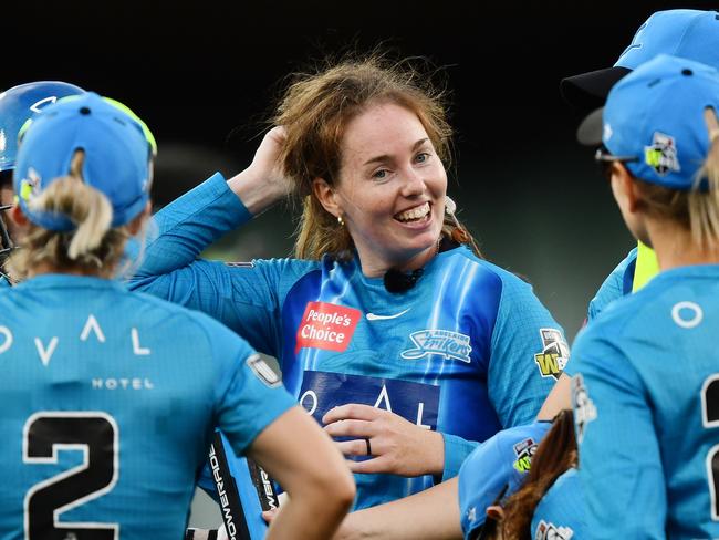 ADELAIDE, AUSTRALIA - NOVEMBER 24:  Amanda-Jade Wellington of the Adelaide Strikers celebrates the wicket of Laura Kimmince of the Brisbane Heat during the Women's Big Bash League 'The Eliminator' Final match between the Brisbane Heat and the Adelaide Strikers at Adelaide Oval, on November 24, 2021, in Adelaide, Australia. (Photo by Mark Brake/Getty Images)