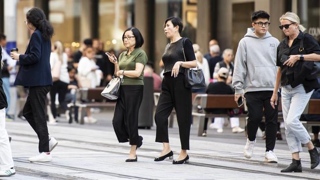 SYDNEY, AUSTRALIA - NCA NewsWirePhotos - Wednesday, 24 April 2024:FEDERAL BUDGET GENERICSShoppers pictured at Pitt Street Sydney Picture: NCA NewsWire  / Monique Harmer