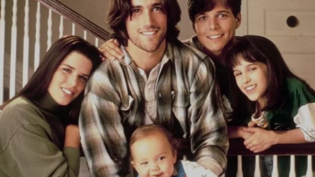 Matthew Fox stars in Party of Five with Neve Campbell, Scott Wolf and Lacey Chabert.