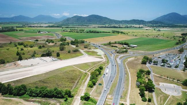 The new design for the Smithfield bypass reveals there is not enough money to duplicate the final approximately 200m stretch of road from about the Caravonica State School onwards, meaning more funds will be needed to avoid massive bottlenecks and considerable traffic issues for Skyrail and Tjapukai. PICTURE: BRENDAN RADKE