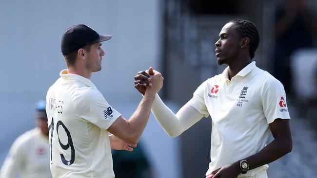 England's Jofra Archer, right,