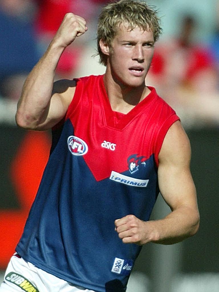 2004 - Scott Thompson celebrates a goal against the Western Bulldog at the MCG.