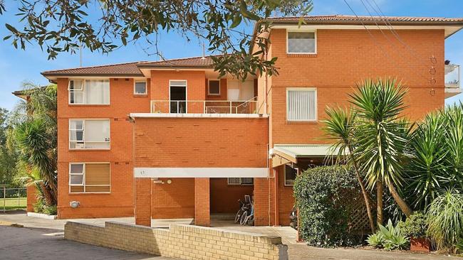 A -bedroom unit in this block on Grafton Cres, Dee Why, was recently leased for $775 per week.