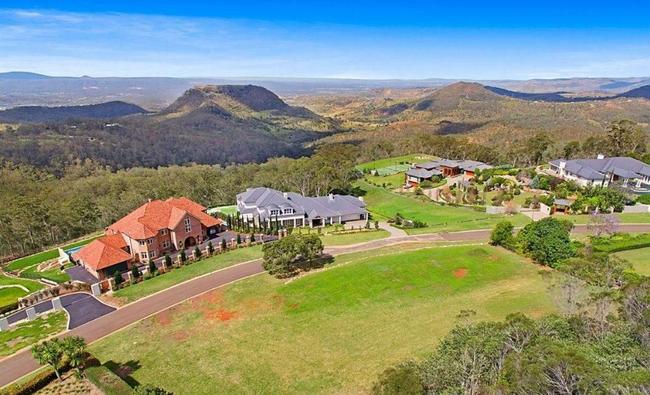 25-31 Kara View Court was passed in at $950,000 at auction on the weekend. Picture: Contributed