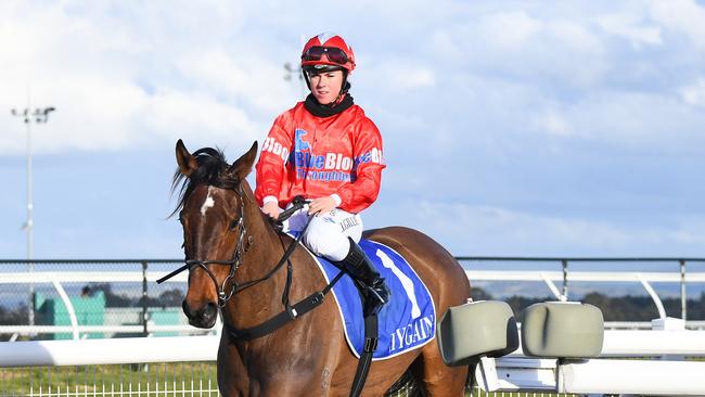 Heidi Gillie returns to scale a winner at Pakenham. Picture: Racing Photos