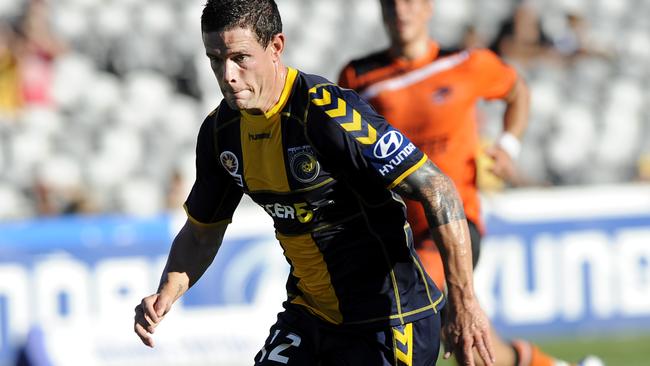 Troy Hearfield in action for the Central Coast Mariners.