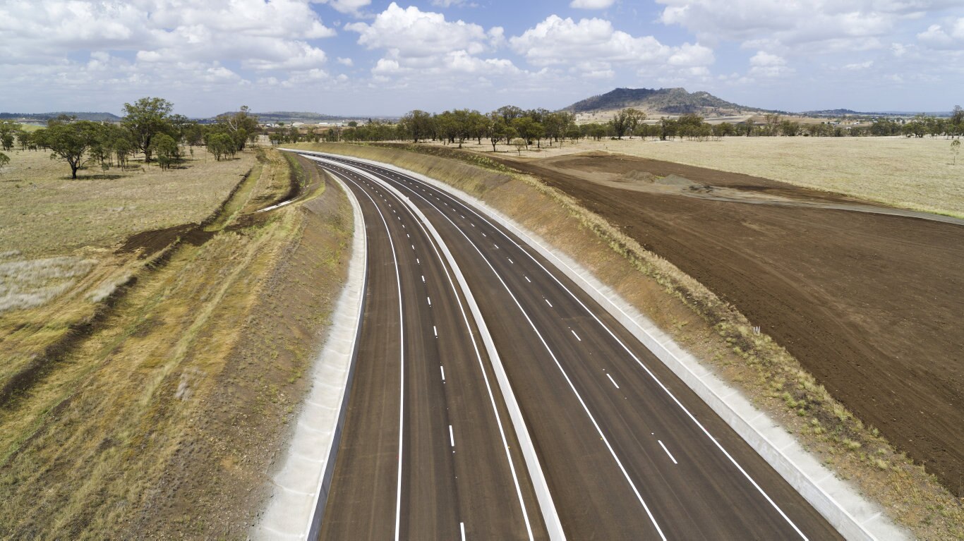 West bound view towards Charlton of the Toowoomba Second Range Crossing.