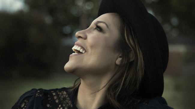 Kate Ceberano has performed live online for her fans.