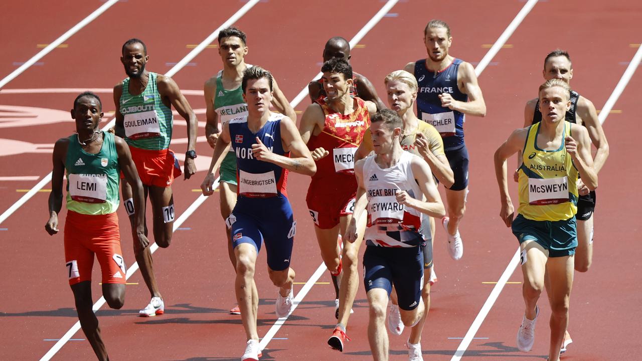 Stewart McSweyn sets the pace in his 1500m heat. Picture: Alex Coppel.