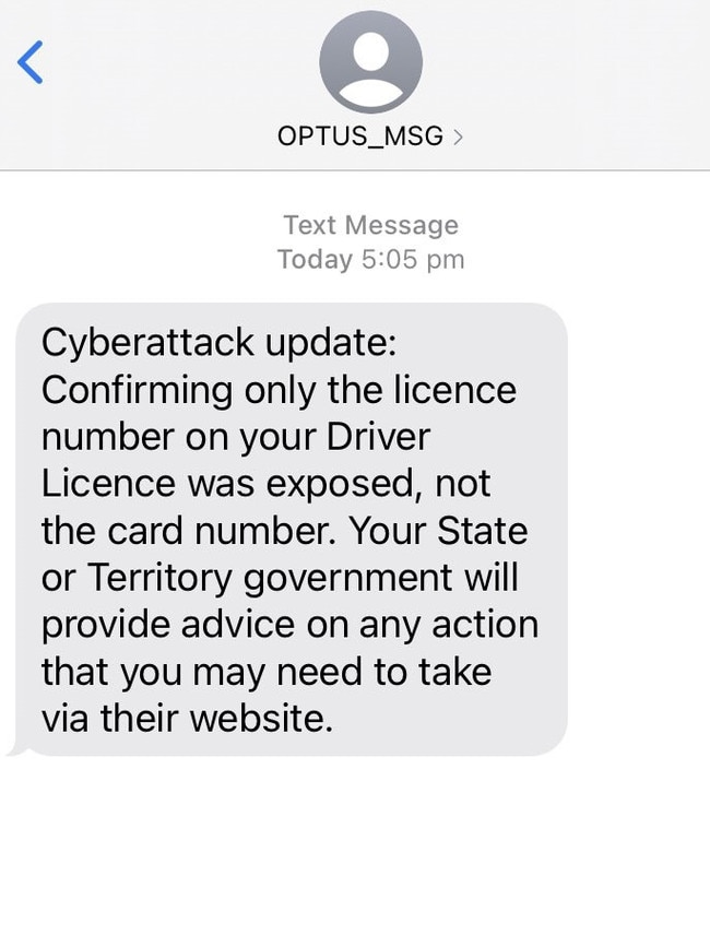 A text message sent to Optus customers on Sunday October 2, 2022. Picture: Twitter