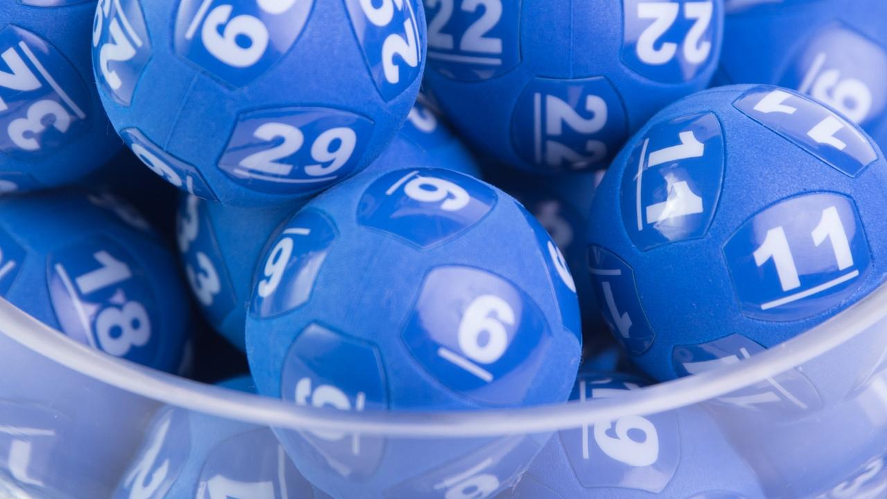 Cancer patient wins $2b Powerball jackpot