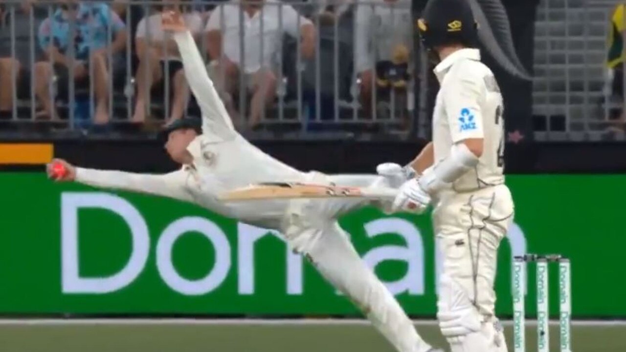 Steve Smith takes classic catch to remove Kiwi skipper Kane Williamson on day two of Perth Test.