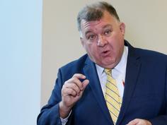 'Not a two-horse race': Craig Kelly says he's in with a 'chance' to become PM