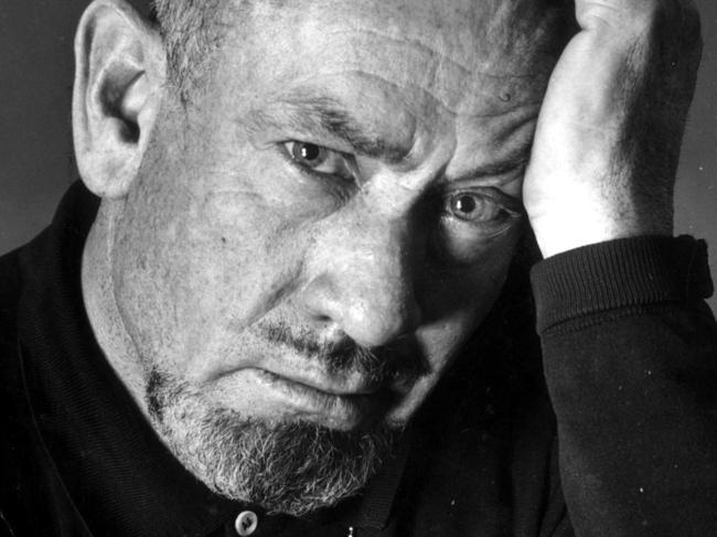 Author John Steinbeck.  P/  headshot smoking cigarette