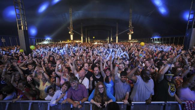 A massive crowd turns up to watch Michael Franti and the Speahead perform at the 25th Annual Byorn Bay Bluesfest. Photo Marc Stapelberg / The Northern Star